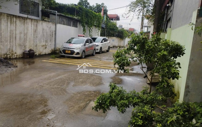 Bán đất Phú Minh 120m2 giá chỉ 3.9 tỉ tại Thôn Đoài,đất nở hậu ngay cạnh chợ